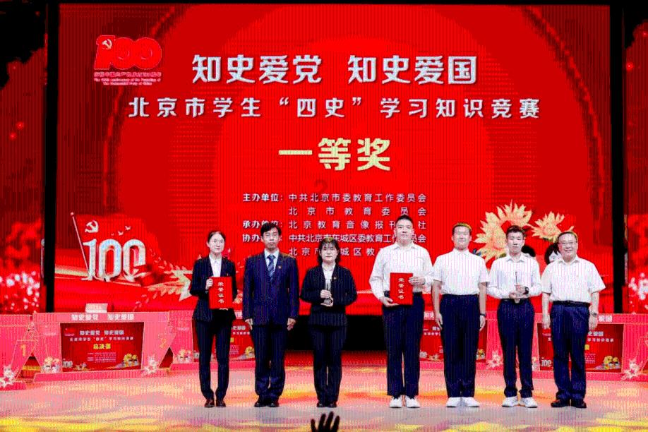 五脏六腑 千钧重负 耐人寻味 惊心动魄用这几个词语造一段话？游戏画面